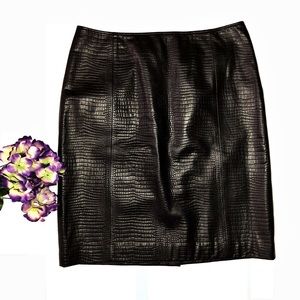 RALPH LAUREN • Embossed leather skirt